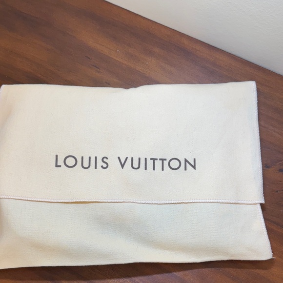 Louis Vuitton Black Epi Leather Sellier Dragonne Clutch Wristlet w/dust bag - Picture 10 of 10